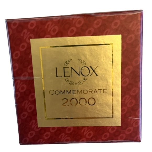 Lenox Commemorate Celebrate 2000 champagne box ornament - Picture 3 of 3